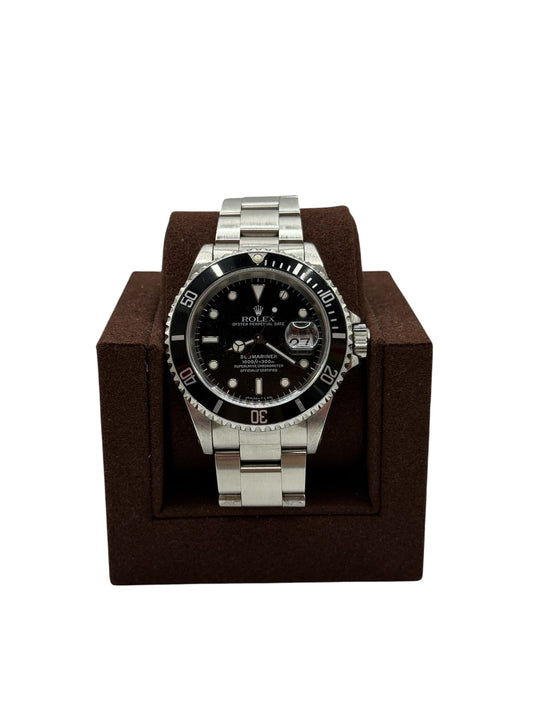 Submariner Date 16610 - 40mm Stainless Steel, Black Dial (W Serial, 1996)