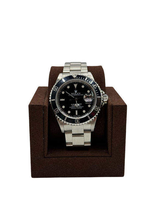 Rolex Submariner Date 16610 - 40mm Stainless Steel, Black Dial (P Serial, 2000)