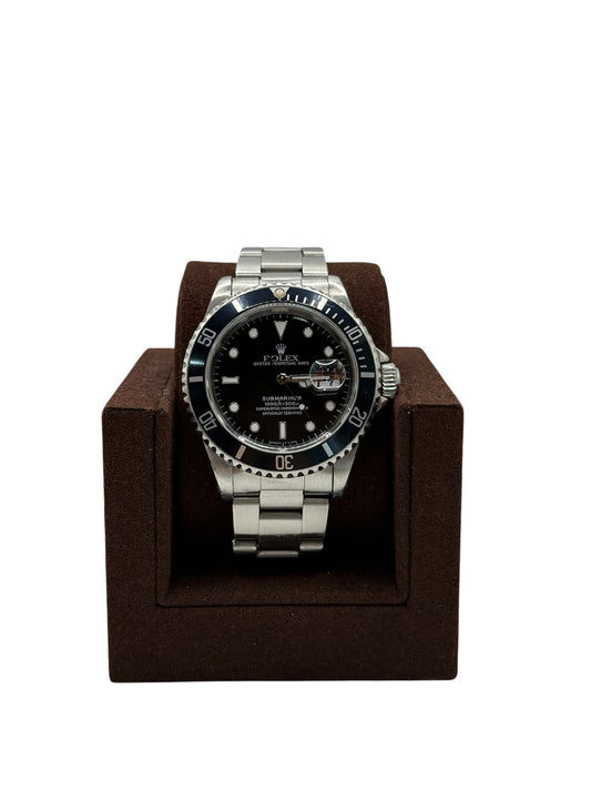Submariner Date 16610 - 40mm Stainless Steel, Black Dial (T Serial, 1995)